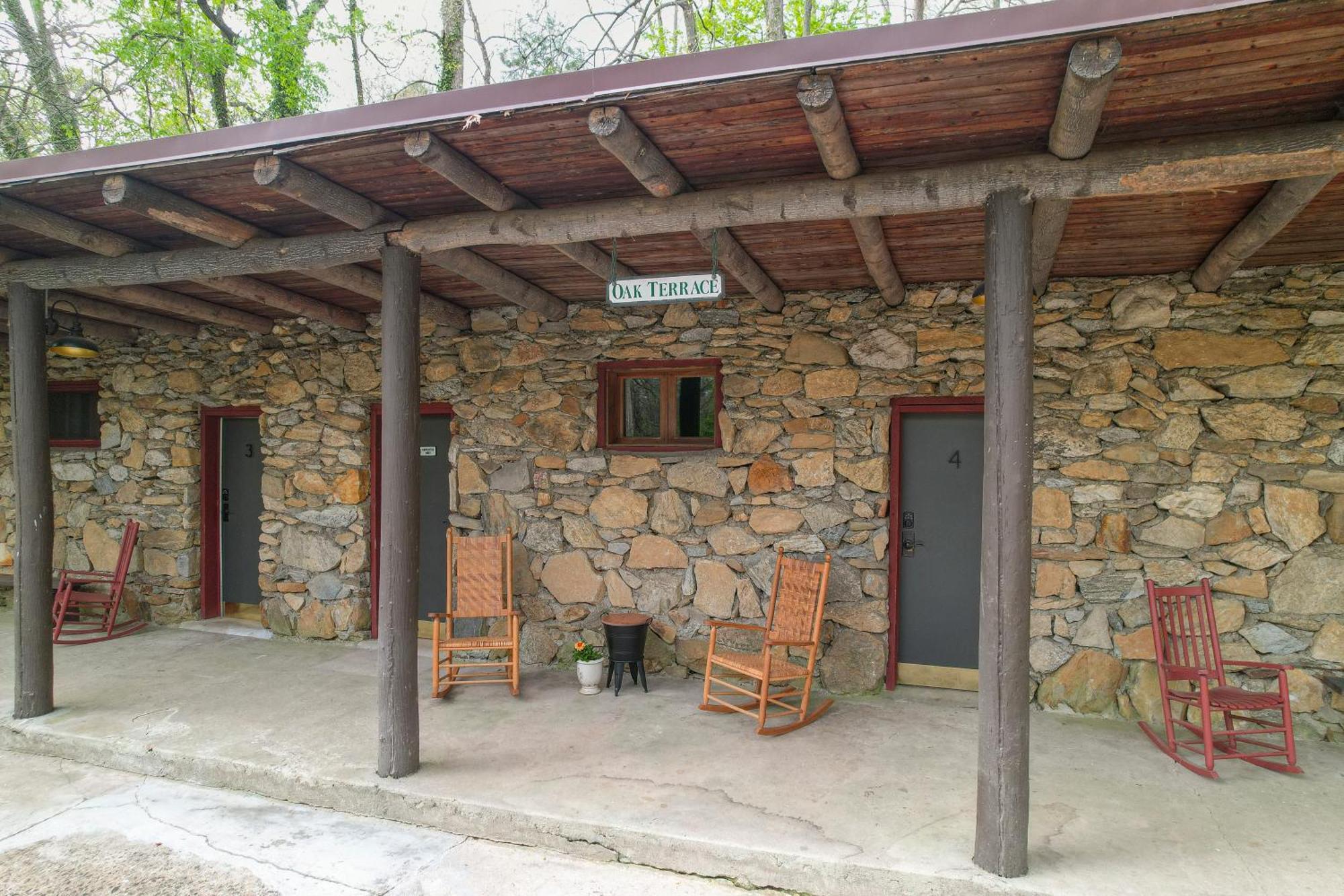 The Furry Lodge Double Ste 2&3 Waynesville Exterior photo